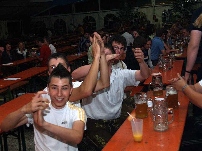 800x599 pixels (69K)