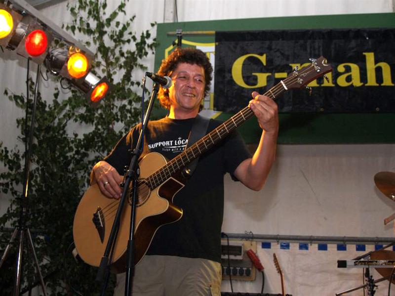 800x599 pixels (69K)