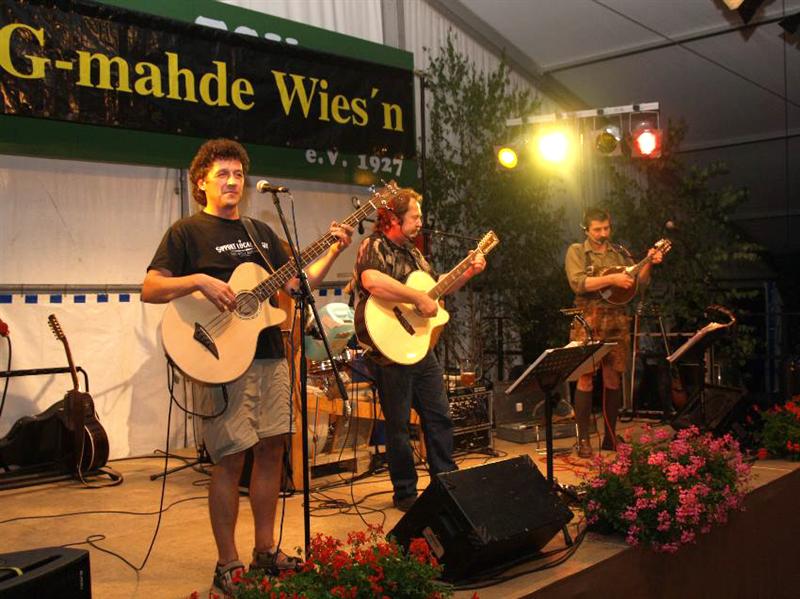 800x599 pixels (81K)