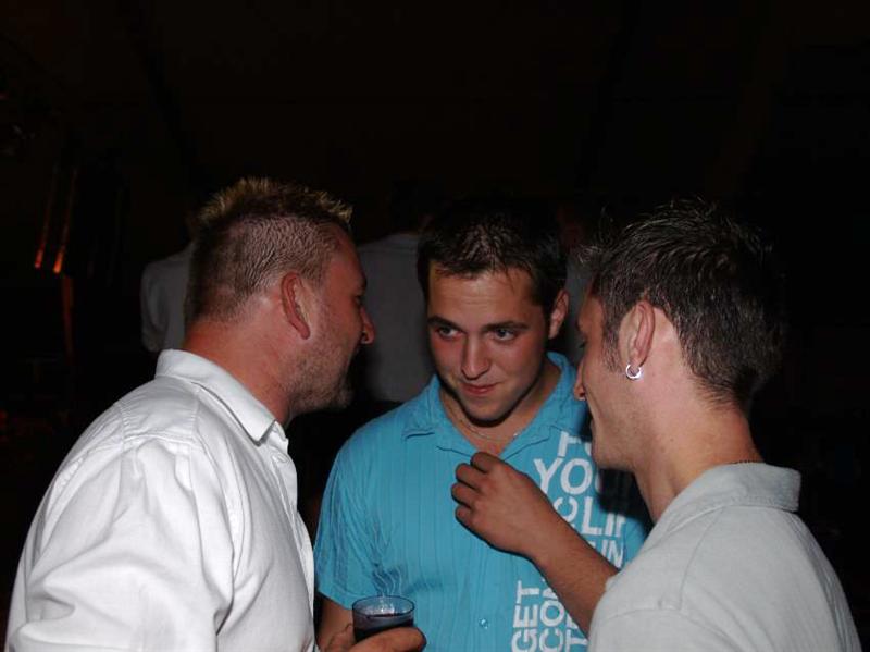 800x599 pixels (40K)