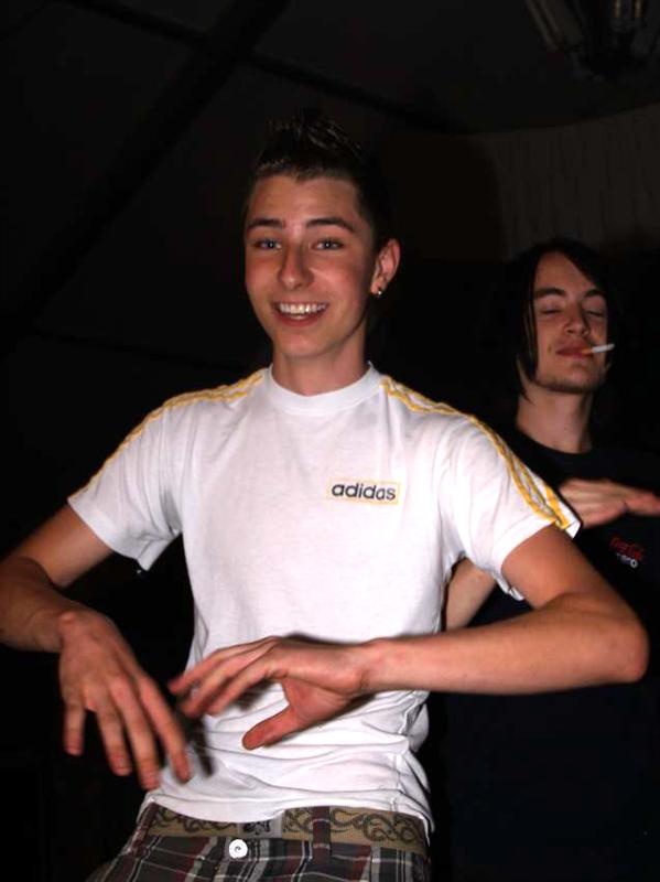 599x800 pixels (39K)