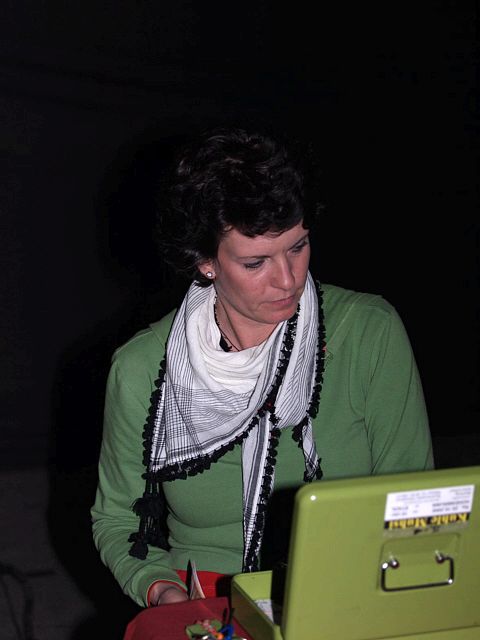 480x640 pixels (94K)