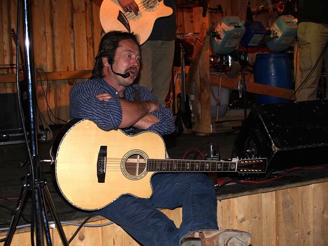 640x480 pixels (201K)