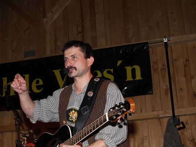 640x480 pixels (135K)