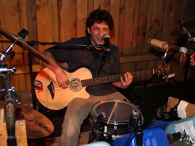 640x480 pixels (197K)