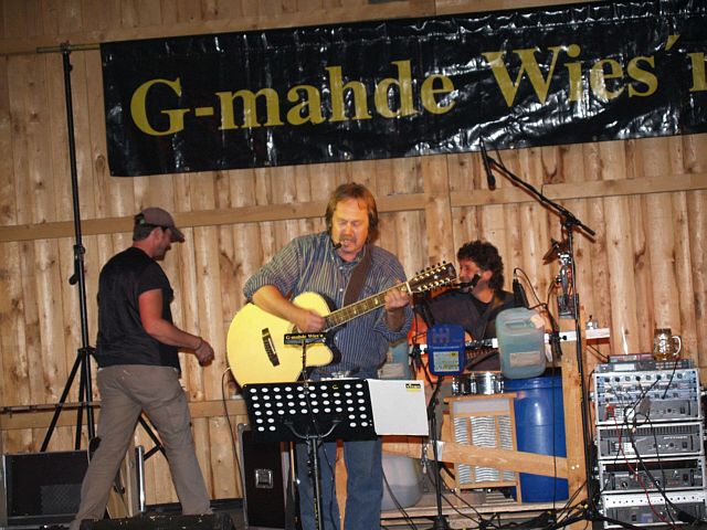 640x480 pixels (239K)