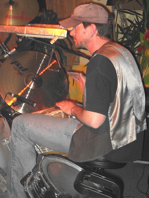 480x640 pixels (206K)