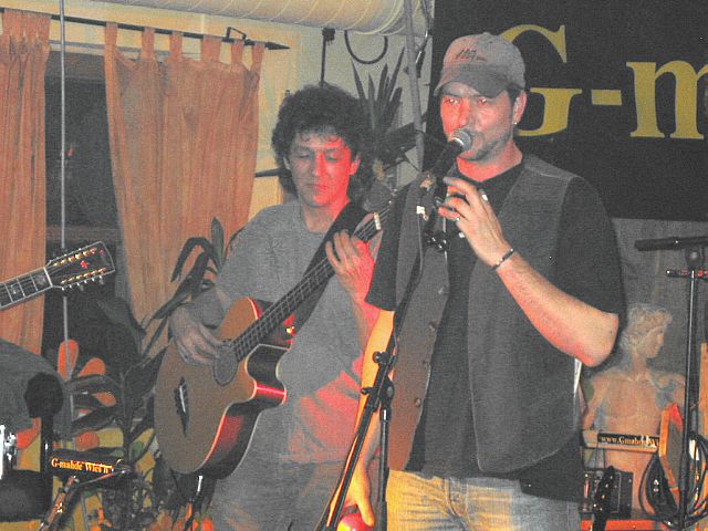 640x480 pixels (266K)