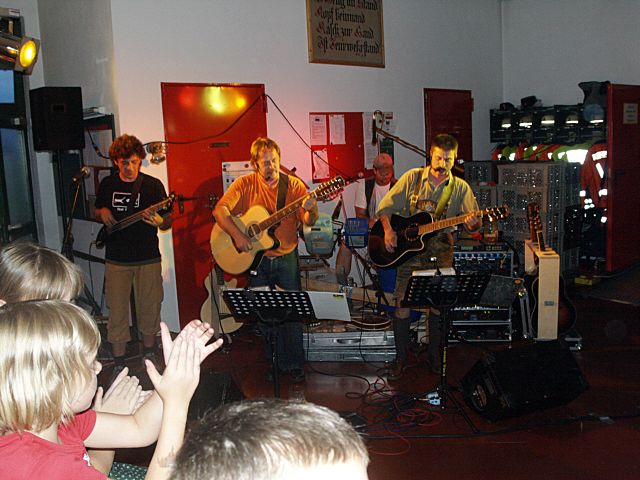 640x480 pixels (67K)