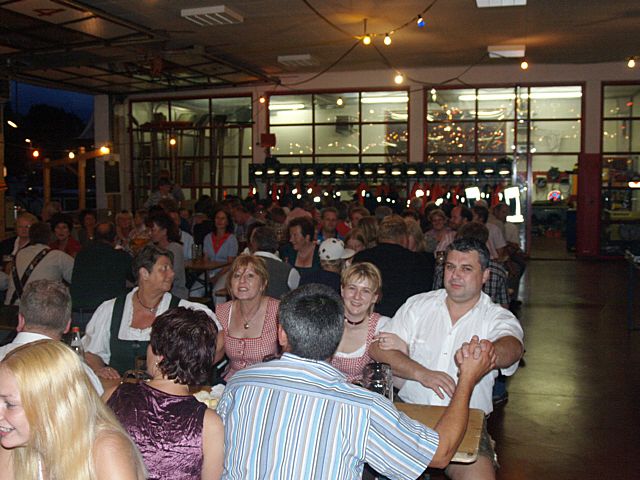 640x480 pixels (72K)