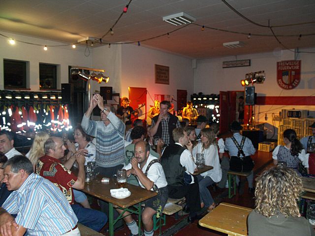 640x480 pixels (72K)