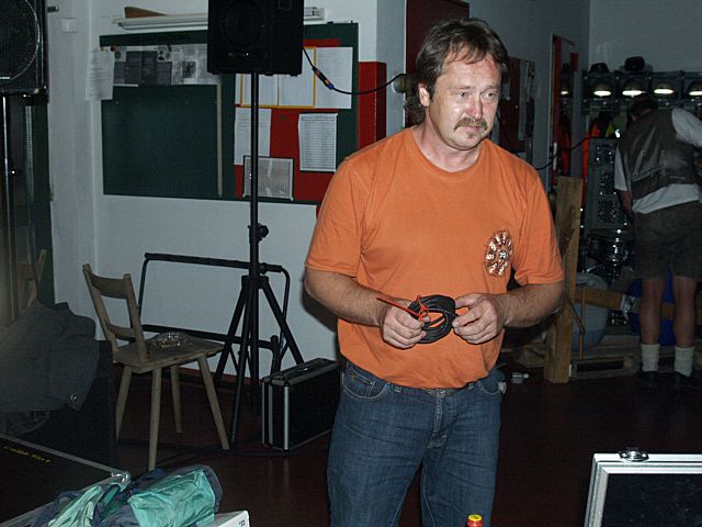 640x480 pixels (58K)