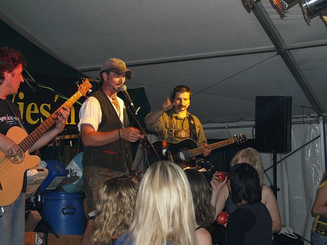 640x480 pixels (185K)