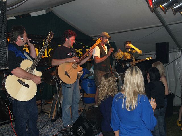 640x480 pixels (194K)