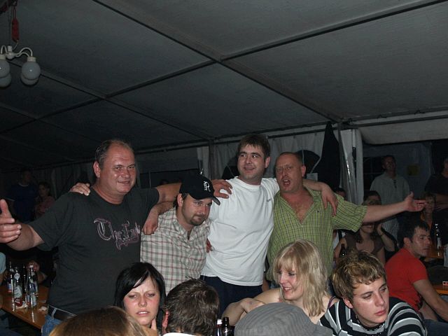 640x480 pixels (147K)