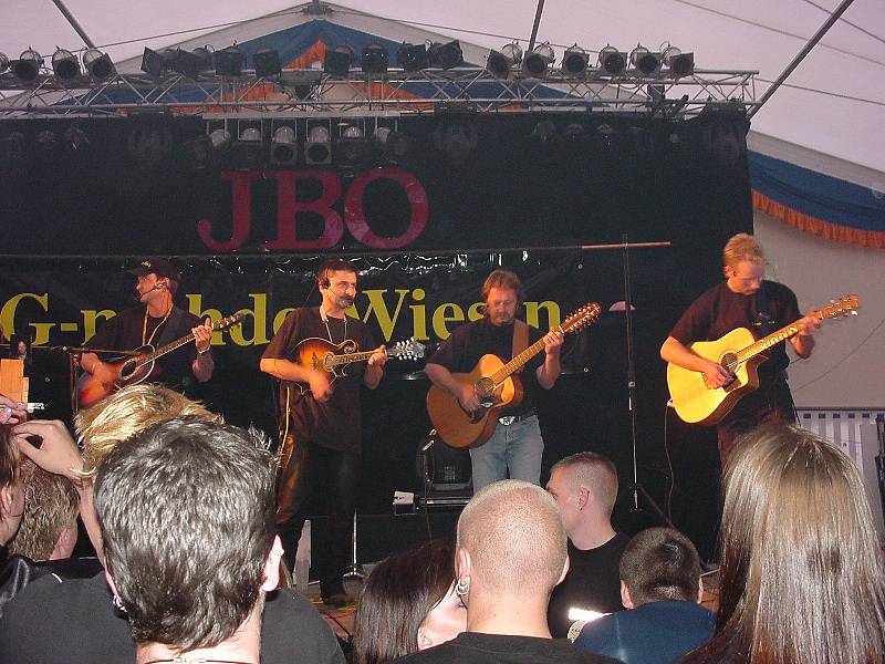 800x600 pixels (90K)