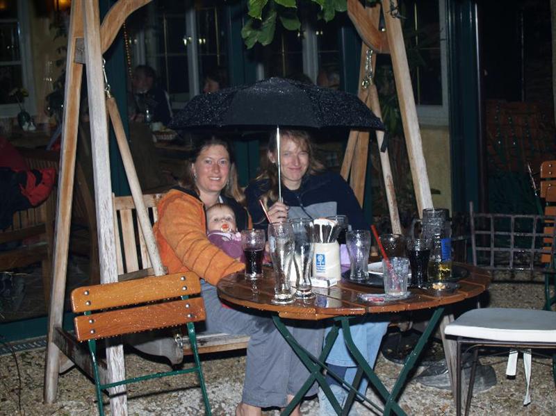 800x599 pixels (82K)