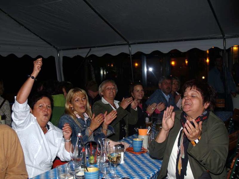 800x599 pixels (63K)