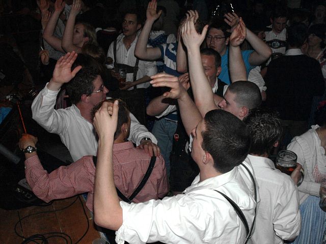 640x480 pixels (187K)