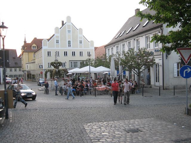 640x480 pixels (233K)