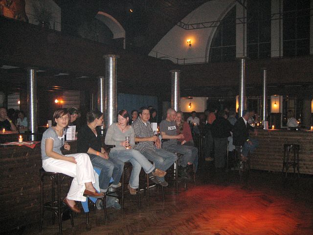 640x480 pixels (276K)