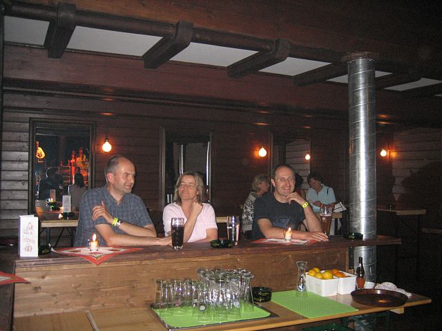 640x480 pixels (256K)