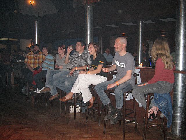 640x480 pixels (348K)