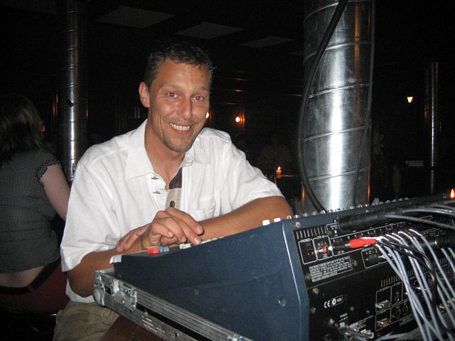 640x480 pixels (201K)