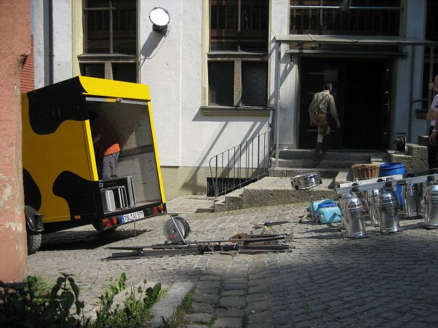 640x480 pixels (237K)