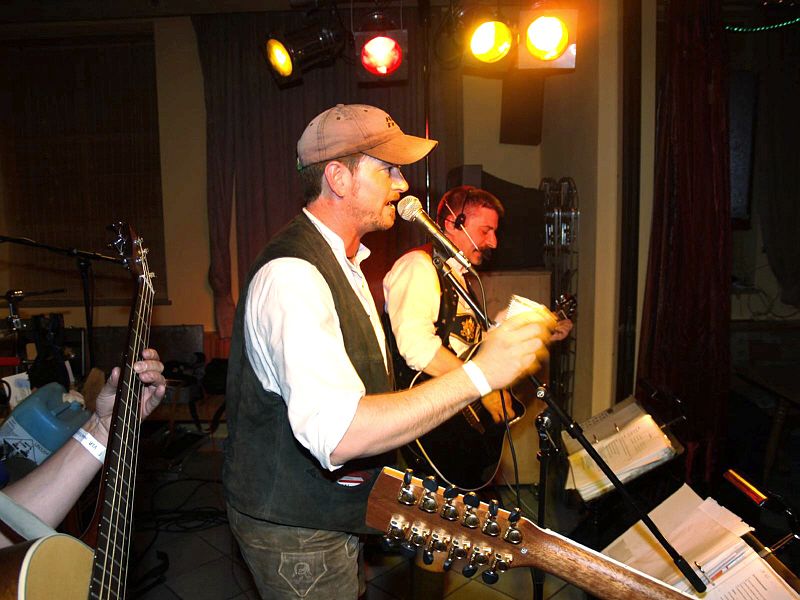 800x600 pixels (81K)