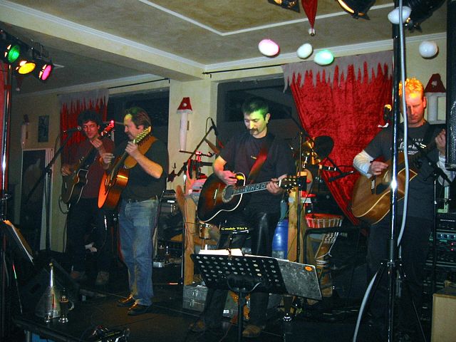 616x455 pixels (67K)