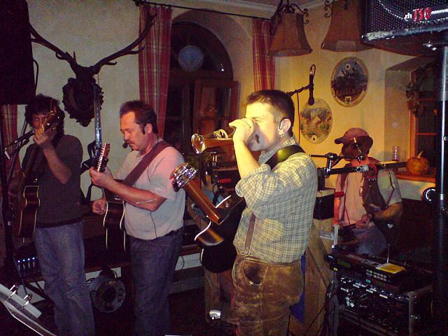 640x480 pixels (356K)