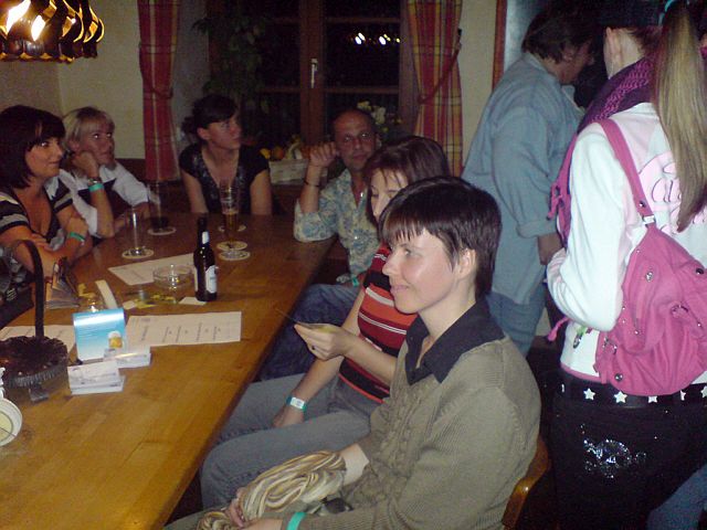 640x480 pixels (290K)