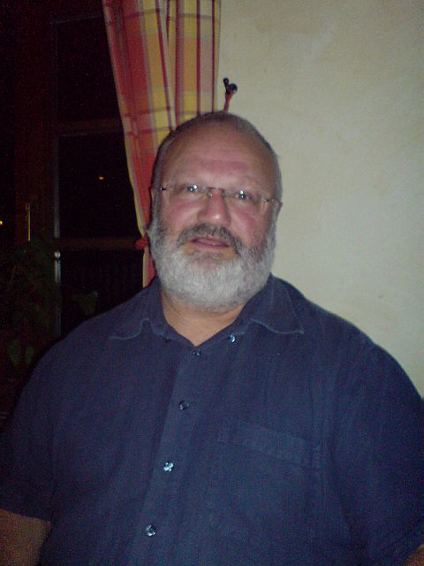 480x640 pixels (292K)