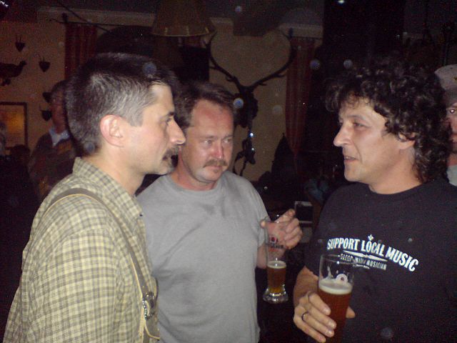 640x480 pixels (290K)