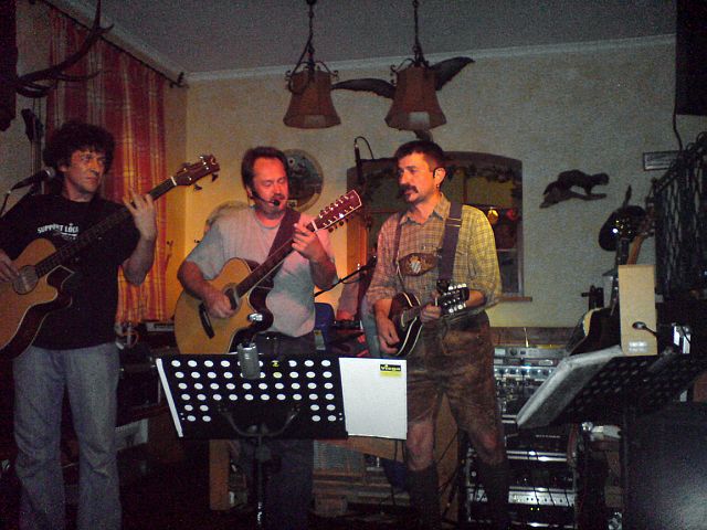 640x480 pixels (323K)