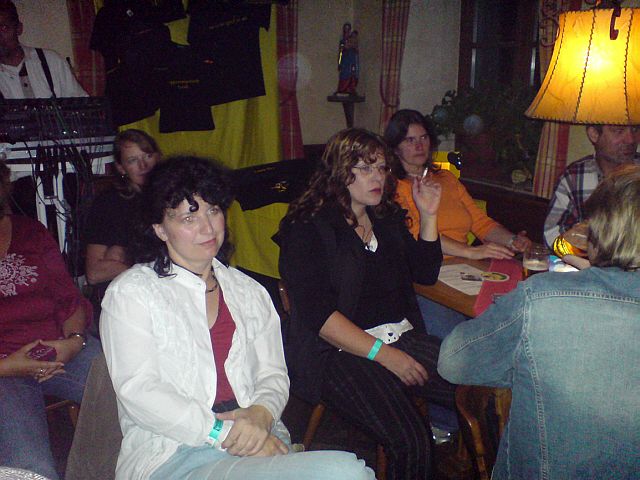 640x480 pixels (306K)