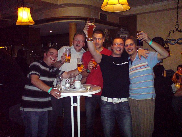 640x480 pixels (360K)