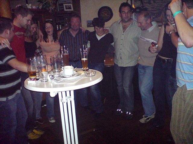 640x480 pixels (311K)