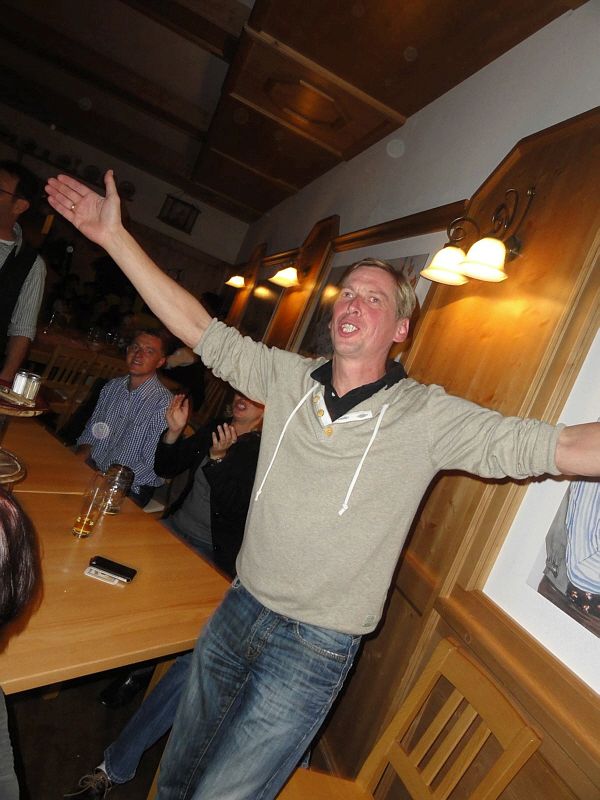 600x800 pixels (234K)