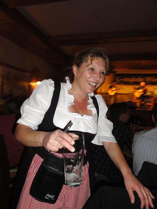 600x800 pixels (212K)