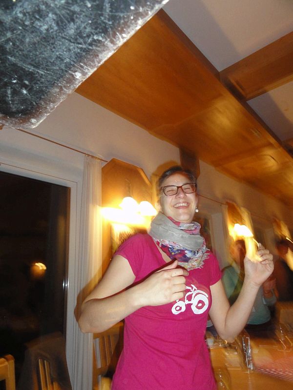 600x800 pixels (227K)