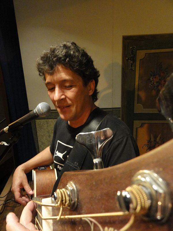 600x800 pixels (228K)