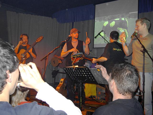 640x480 pixels (48K)