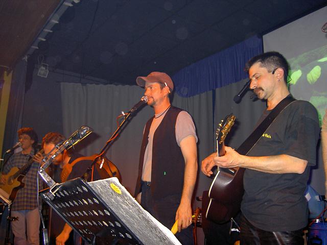 640x480 pixels (42K)