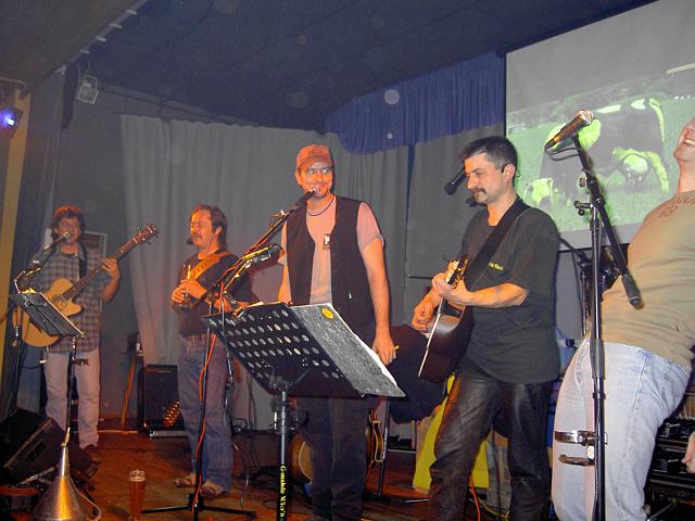 640x480 pixels (51K)