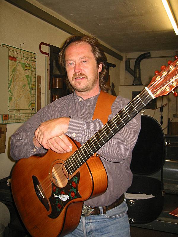 600x800 pixels (81K)