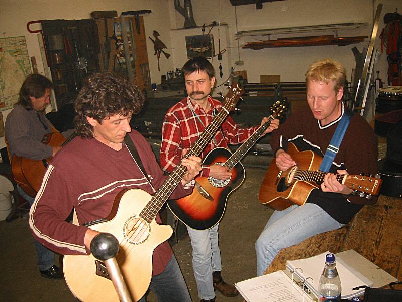 800x600 pixels (89K)