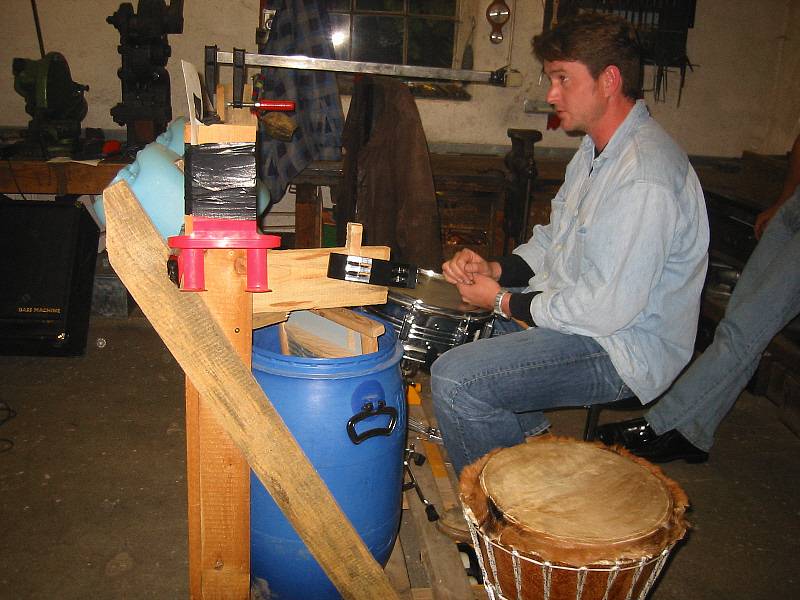 800x600 pixels (72K)