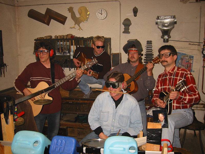 800x600 pixels (79K)